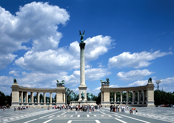 Heroes’ square